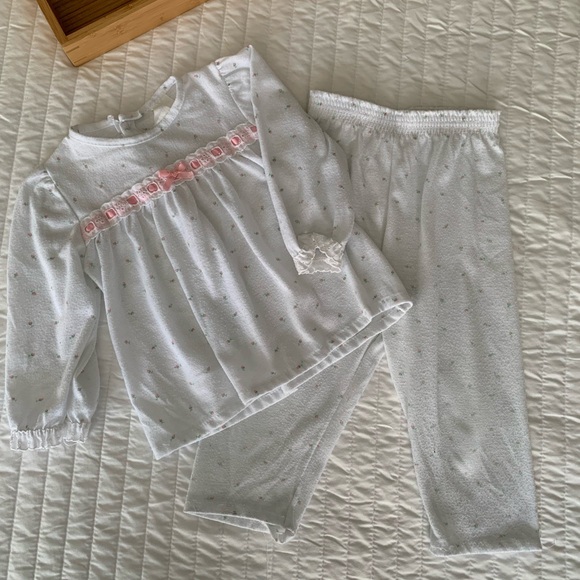 G.C. Collections Pajama Set 2 PC Shirt Pant Long Sleeve VTG Pink White Girls 2T - Picture 1 of 16
